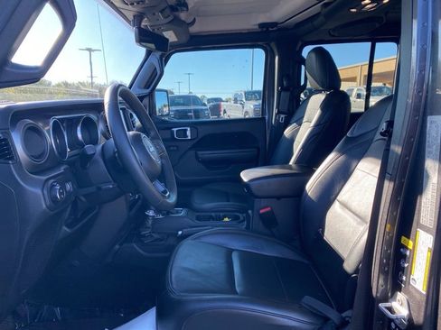Used 2023 Jeep Gladiator Sport image 11