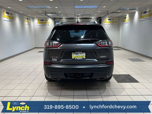 Used 2019 Jeep Cherokee Latitude Plus w/ Cold Weather Group AWD/4WD image 23