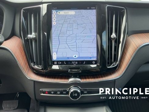 Certified 2023 Volvo XC60 T8 Plus AWD/4WD image 16