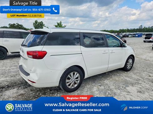 Used 2017 Kia Sedona LX w/ LX Essentials Premium Package FWD image 4