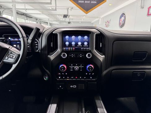 Certified 2022 GMC Sierra 2500 Denali w/ Denali Ultimate Package image 17