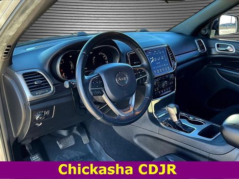Used 2021 Jeep Grand Cherokee Laredo X image 16