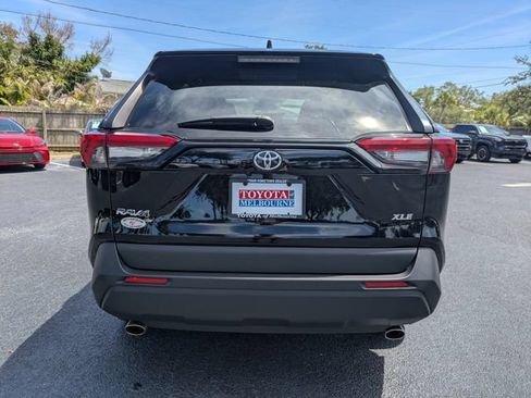 Used 2025 Toyota RAV4 XLE Premium FWD image 5