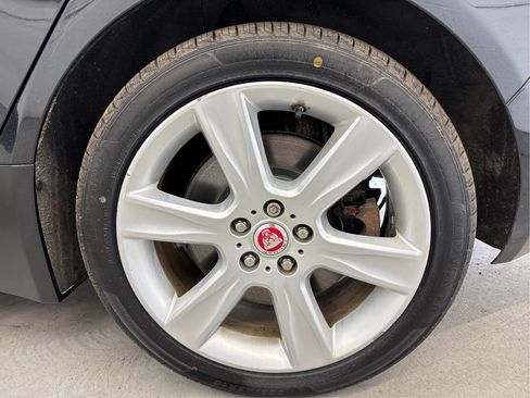 Used 2018 Jaguar XE Prestige AWD/4WD image 30