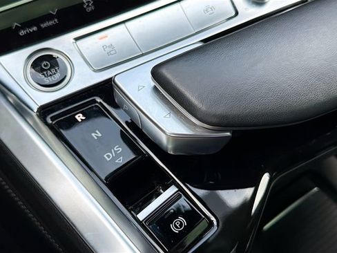 Used 2024 Audi Q8 e-tron Premium Plus w/ Premium Plus Package AWD/4WD image 27