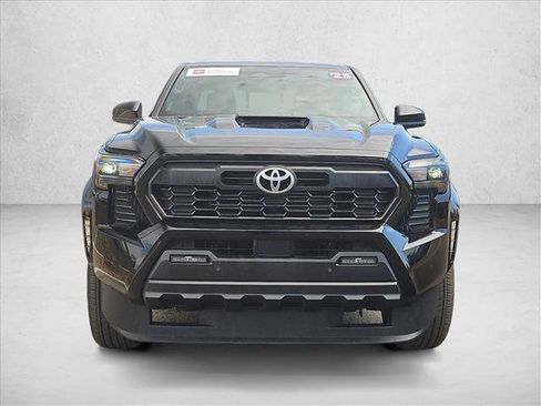 Certified 2025 Toyota Tacoma TRD Sport w/ TRD Sport Upgrade Package AWD/4WD image 2