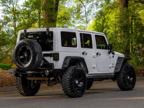 Used 2016 Jeep Wrangler Unlimited Sahara AWD/4WD image 52