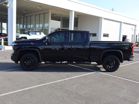 Used 2025 Chevrolet Silverado 2500 LTZ w/ LTZ Plus Package AWD/4WD image 7