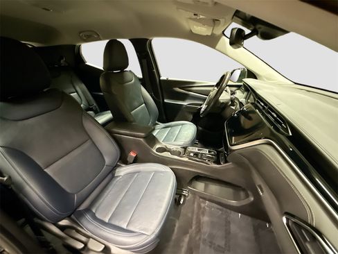 Used 2023 Chevrolet Bolt EUV LT w/ Convenience Package image 27