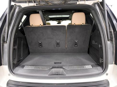 Used 2023 Chevrolet Tahoe Premier AWD/4WD image 7
