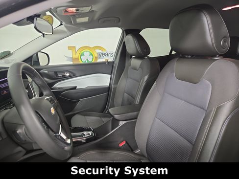 Certified 2024 Chevrolet Trax LT w/ LT Convenience Package FWD image 11