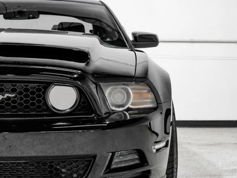 Used 2013 Ford Mustang GT Premium w/ Electronics Pkg RWD image 47