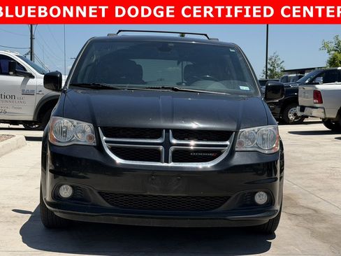 Used 2019 Dodge Grand Caravan SXT FWD image 2