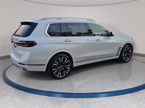 New 2026 BMW X7 xDrive40i image 5