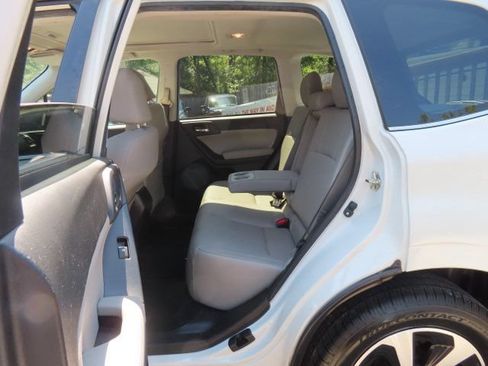 Used 2017 Subaru Forester 2.5i Limited AWD/4WD image 14