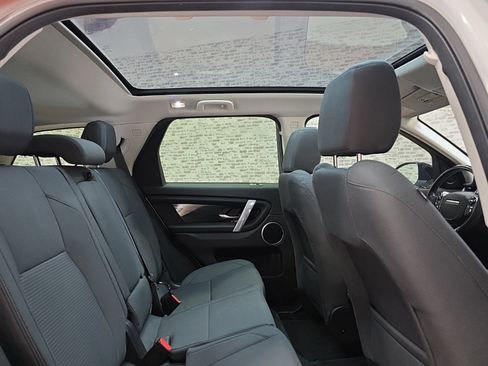 Used 2020 Land Rover Discovery Sport image 13