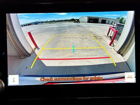 Used 2025 Toyota RAV4 XLE AWD/4WD image 16