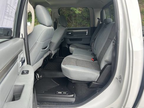 Used 2019 RAM 1500 Classic SLT w/ Luxury Group AWD/4WD image 22