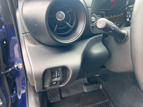 Used 2025 Toyota GR86 Premium w/ Performance Package image 38