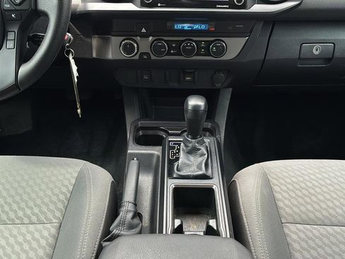 Used 2023 Toyota Tacoma SR AWD/4WD image 17