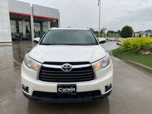Used 2016 Toyota Highlander XLE AWD/4WD image 10