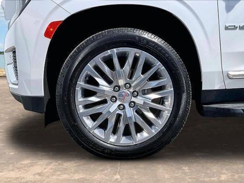 Used 2023 GMC Yukon Denali AWD/4WD image 34