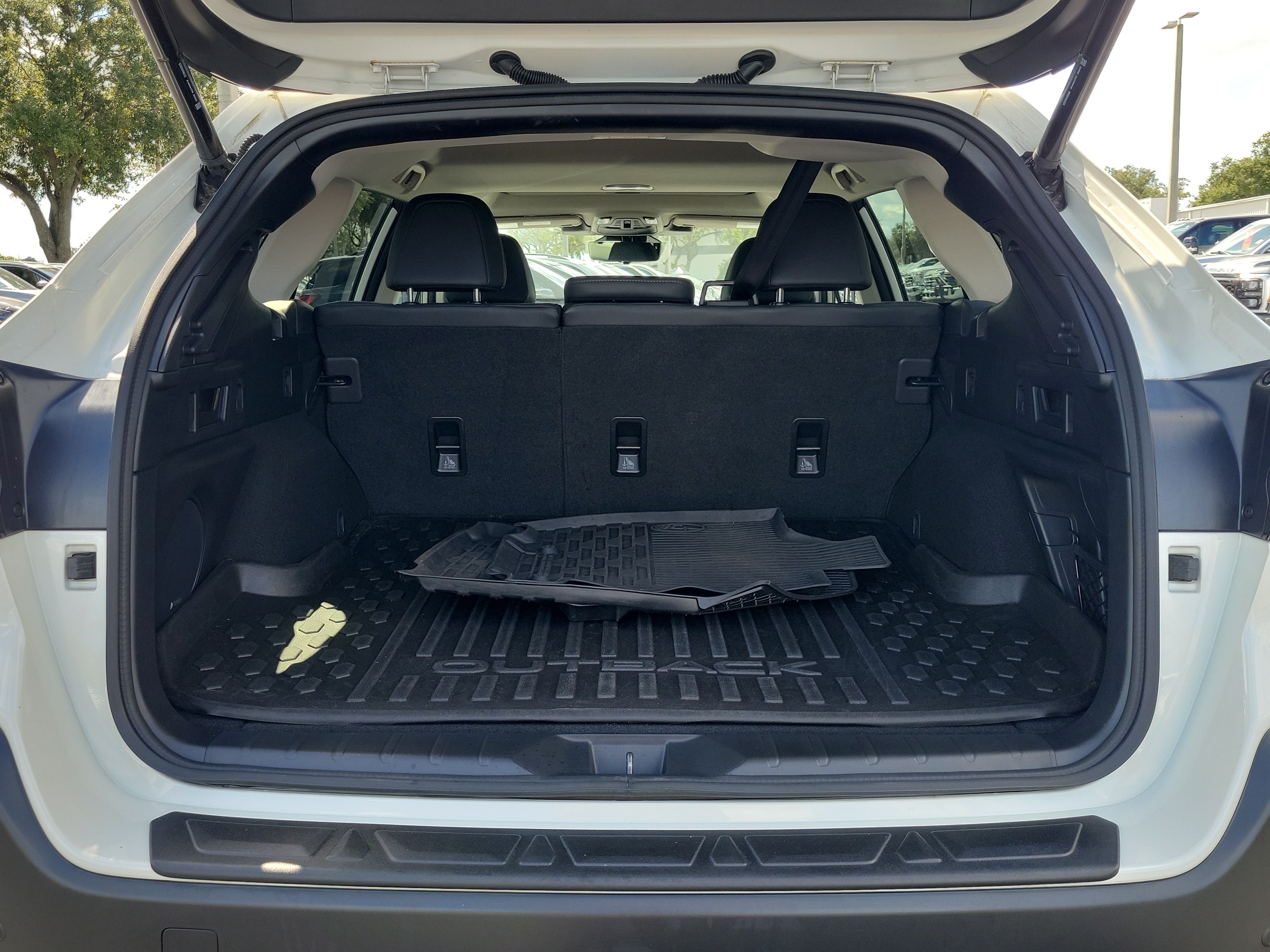 Used 2023 Subaru Outback Touring AWD/4WD image 10