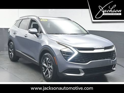 Used 2025 Kia Sportage EX w/ Premium Package FWD image 1