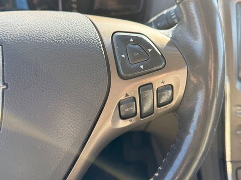 Used 2011 Lincoln MKX 2WD w/ Wood Pkg image 15