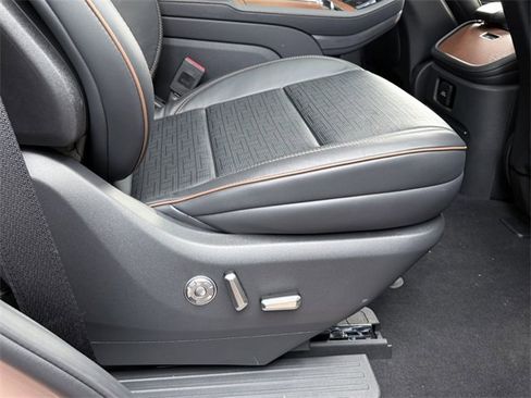 New 2025 Lincoln Navigator Black Label image 13