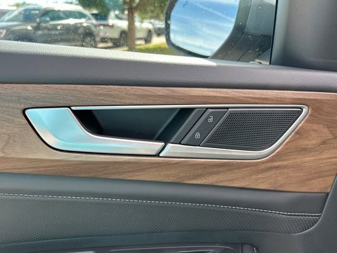 New 2026 Volkswagen Atlas SE image 18