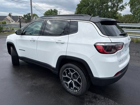 Used 2026 Jeep Compass Limited AWD/4WD image 6