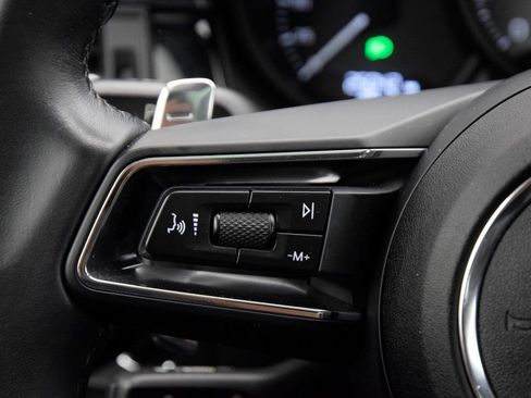 Used 2023 Porsche Macan S image 24