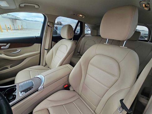 Used 2022 Mercedes-Benz GLC 300 image 21