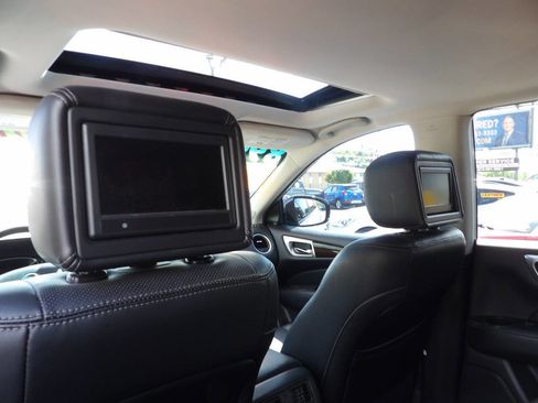 Used 2016 Nissan Pathfinder Platinum w/ Family Entertainment Package AWD/4WD image 11