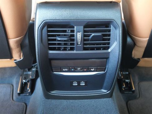 Used 2023 BMW 330i xDrive Sedan image 13