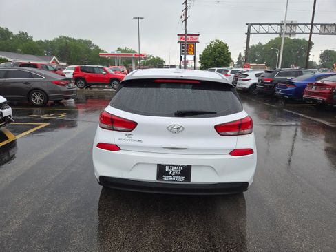 Used 2018 Hyundai Elantra GT FWD image 9
