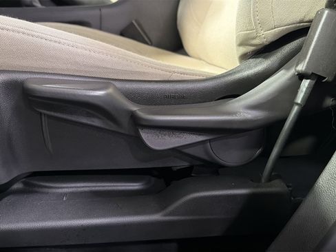 Used 2023 Chevrolet Traverse LS FWD image 28