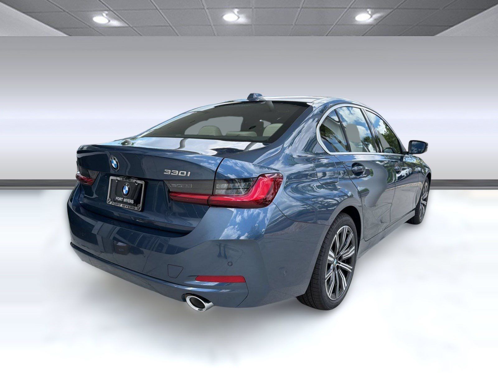 Used 2026 BMW 330i Sedan w/ Premium Package RWD image 9