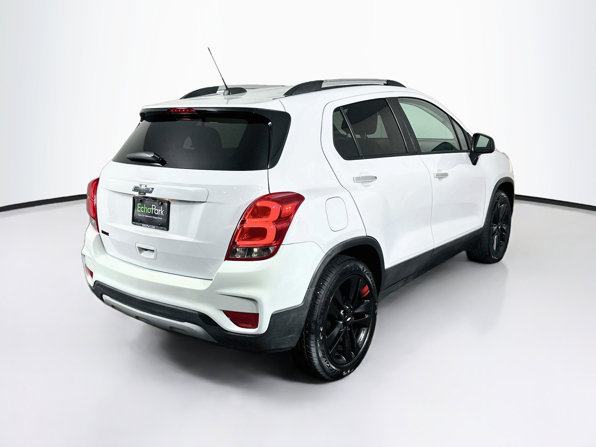 Used 2019 Chevrolet Trax LT w/ Redline Edition FWD image 9