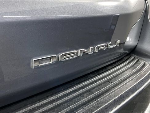 Used 2021 GMC Yukon Denali w/ LPO, Illumination Package RWD image 10