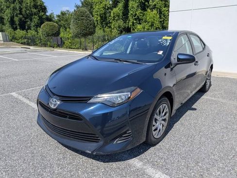 Used 2019 Toyota Corolla LE FWD image 2