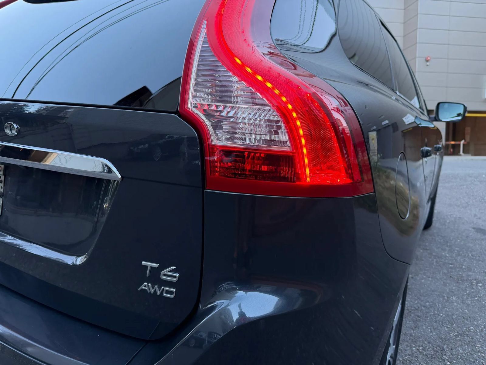 Used 2015 Volvo XC60 T6 Platinum AWD/4WD image 35