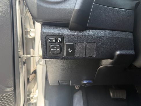 Used 2018 Toyota Corolla iM w/ Carpet Mat Package (TMS) FWD image 19