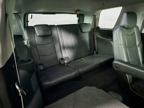 Used 2019 Cadillac Escalade Luxury image 35