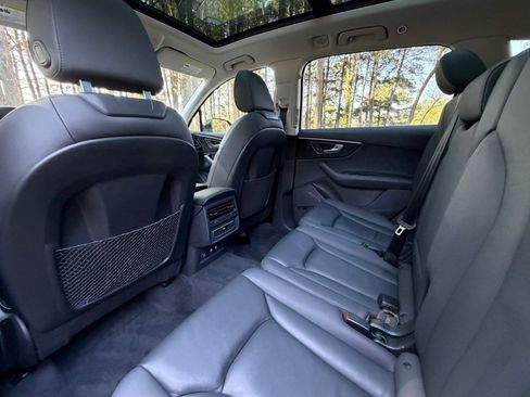 Used 2020 Audi Q7 3.0T Premium Plus w/ Premium Plus Package AWD/4WD image 14
