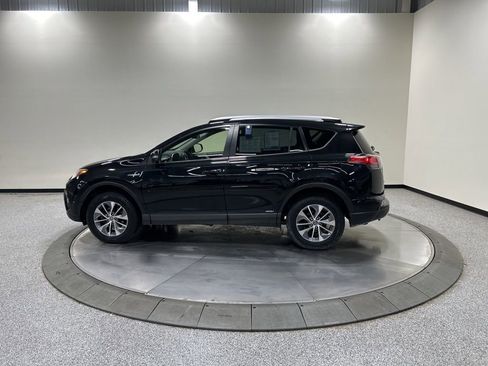 Used 2016 Toyota RAV4 XLE w/ Convenience Package AWD/4WD image 9