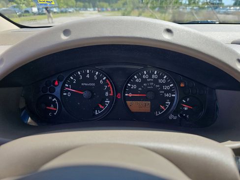 Used 2010 Nissan Frontier SE RWD image 20
