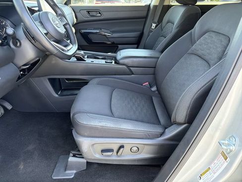 Certified 2025 Nissan Pathfinder SV AWD/4WD image 29