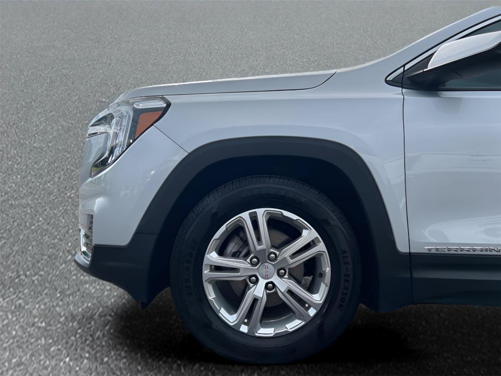 Certified 2022 GMC Terrain SLE w/ Driver Convenience Package FWD image 9